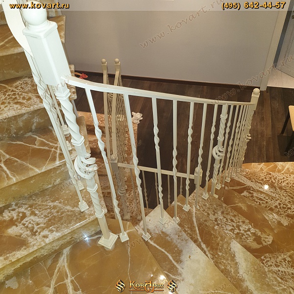 Кованые белые перила для винтовой лестницы Код: ЛП-04/79