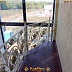 Кованый белый балкон с коваными столбами Код: БО-06/69